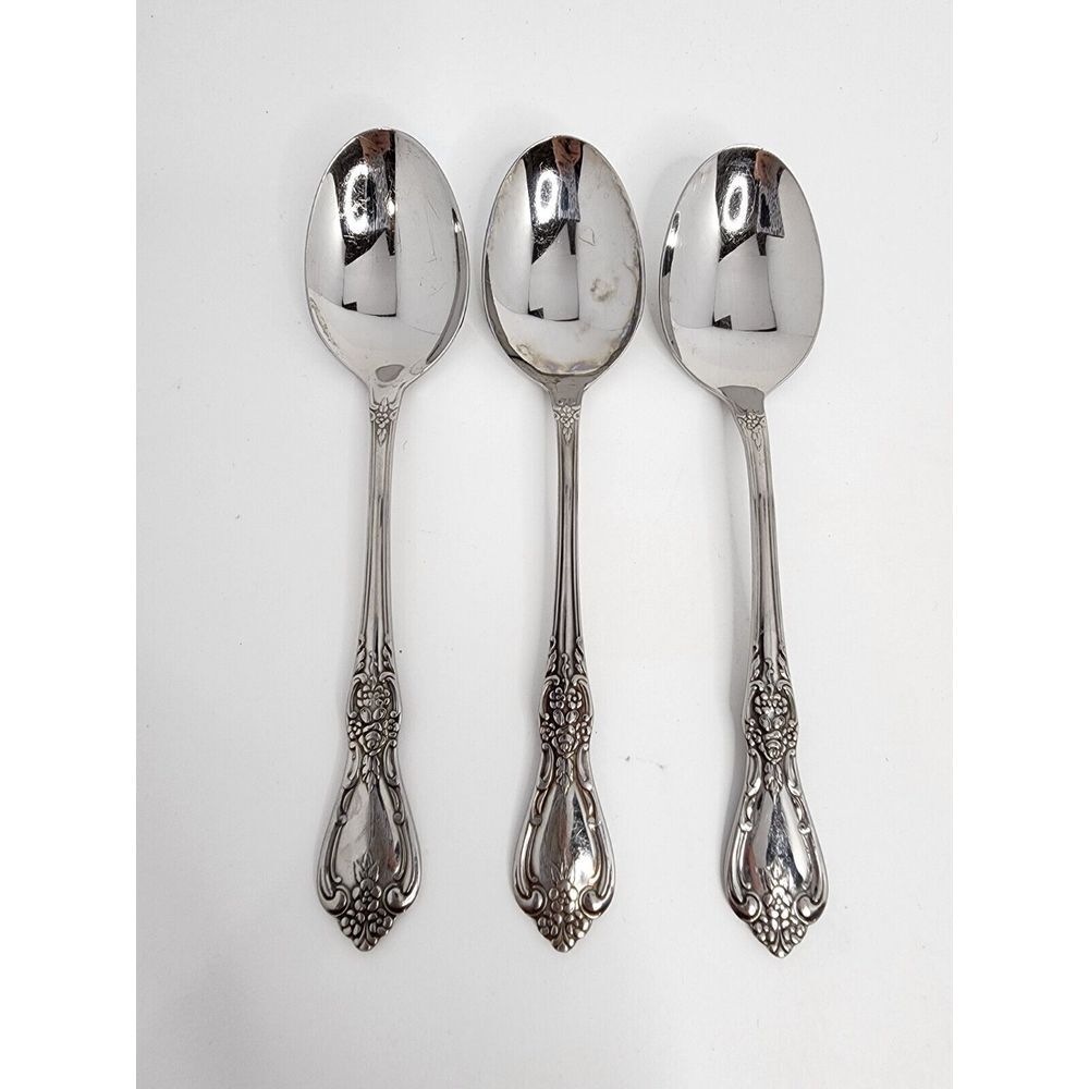 Oneida Kennett Square Distinction Deluxe HH‎ Stainless - 3 L Spoons
